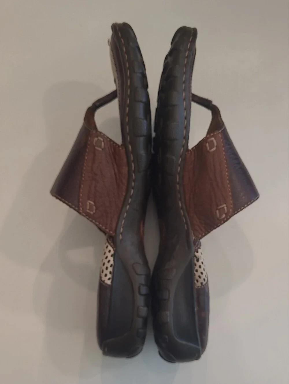 Born Pebbled Leather Slide On Sandals Perforated Footbed Rubber Traction Sole